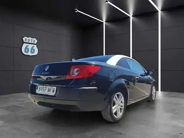 Usado Renault Mégane Cabriolet Dynamique 106 CV (77 kW) 2009 Negro Descapotable