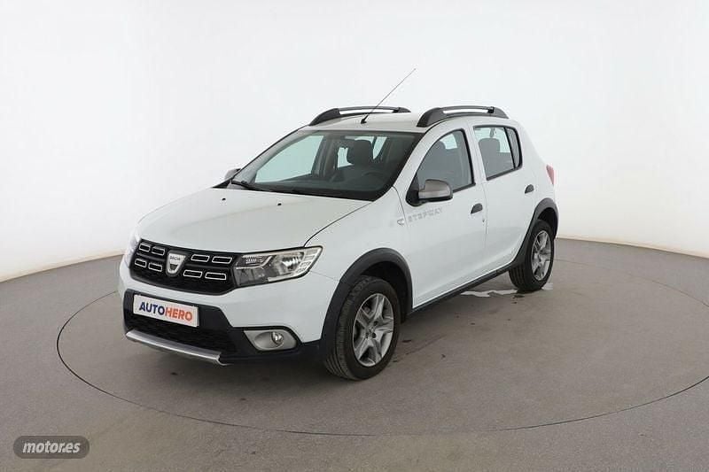 Blanco Usado 2018 Dacia Sandero Stepway Utilitario | 9099 € (Precio justo) - Imagen 1/3