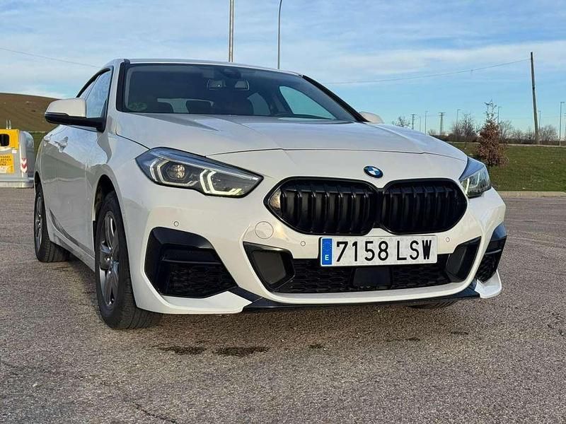 Usado BMW 216 Active Tourer Advantage 116 HP (85 kW) 2021 Branco Monovolume
