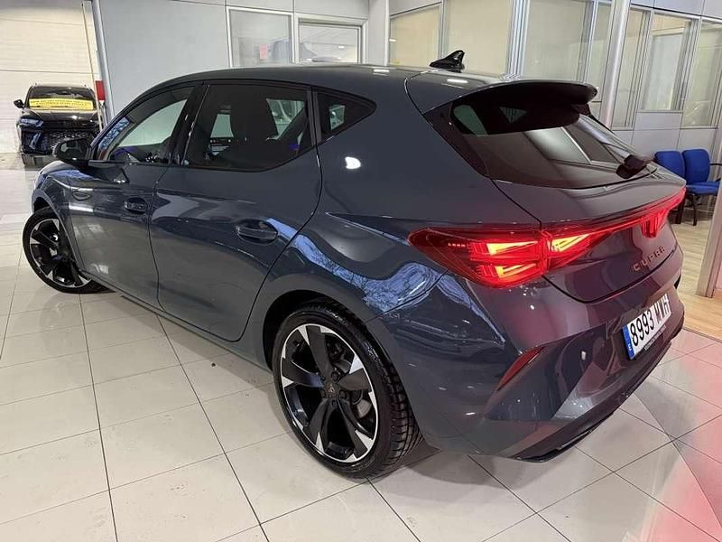Usado Cupra Leon 150 CV (110 kW) 2025 Gris Utilitario
