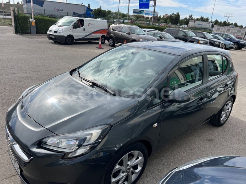 Gris / plata Usado 2017 Opel Corsa Selective Berlina | 8899 € (Precio justo) - Imagen 1/4