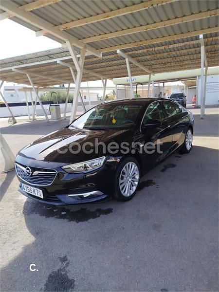 Usado Opel Insignia Selective 140 CV (102 kW) 2019 Azul Berlina