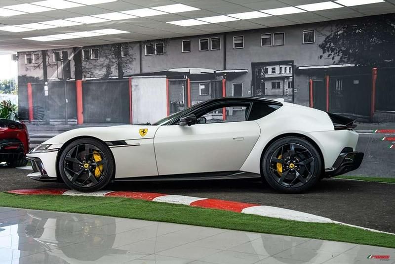 Nuevo Ferrari 12 Cilindri 829 CV (609 kW) 2025 Blanco Coupe