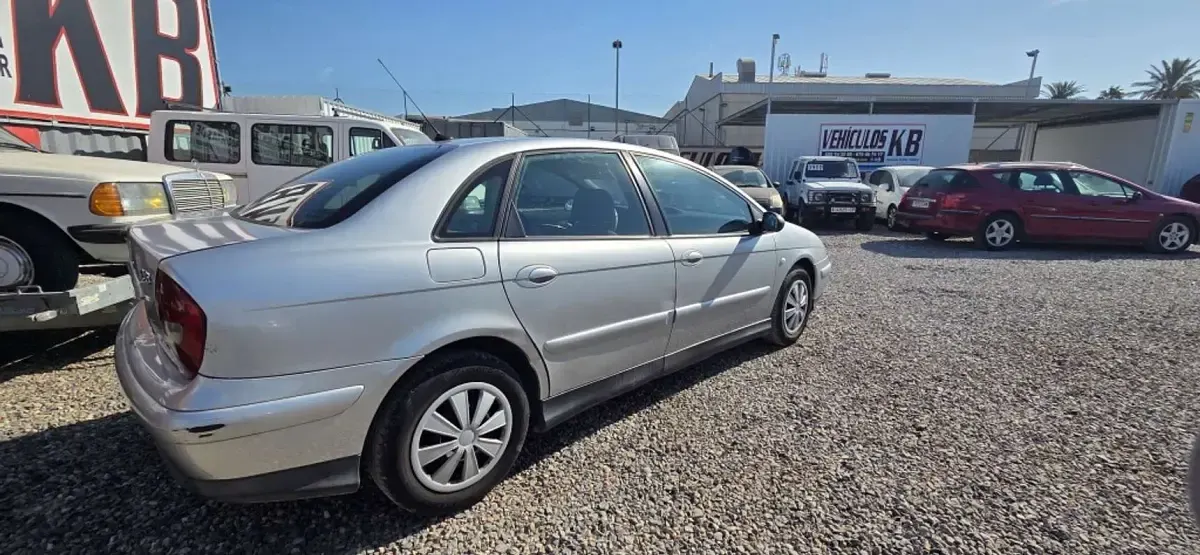 Usado Citroën C5 109 CV (80 kW) 2002 Gris Berlina