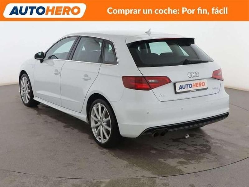 Usado Audi A3 Ambition 125 CV (91 kW) 2015 Blanco Berlina