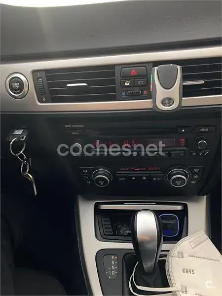 Usado BMW 318 129 CV (94 kW) 2007 Gris / plata Berlina