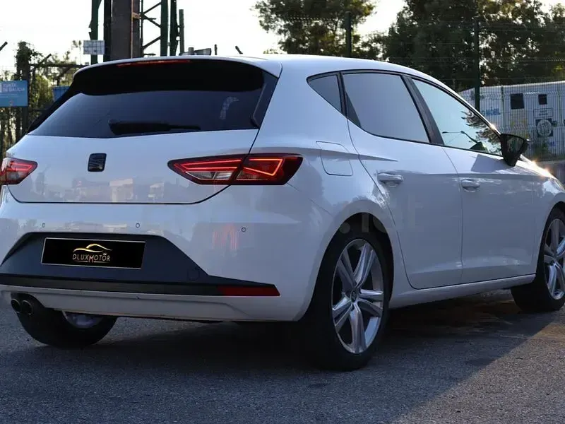 Usado Seat Leon FR 184 CV (135 kW) 2014 Blanco Berlina