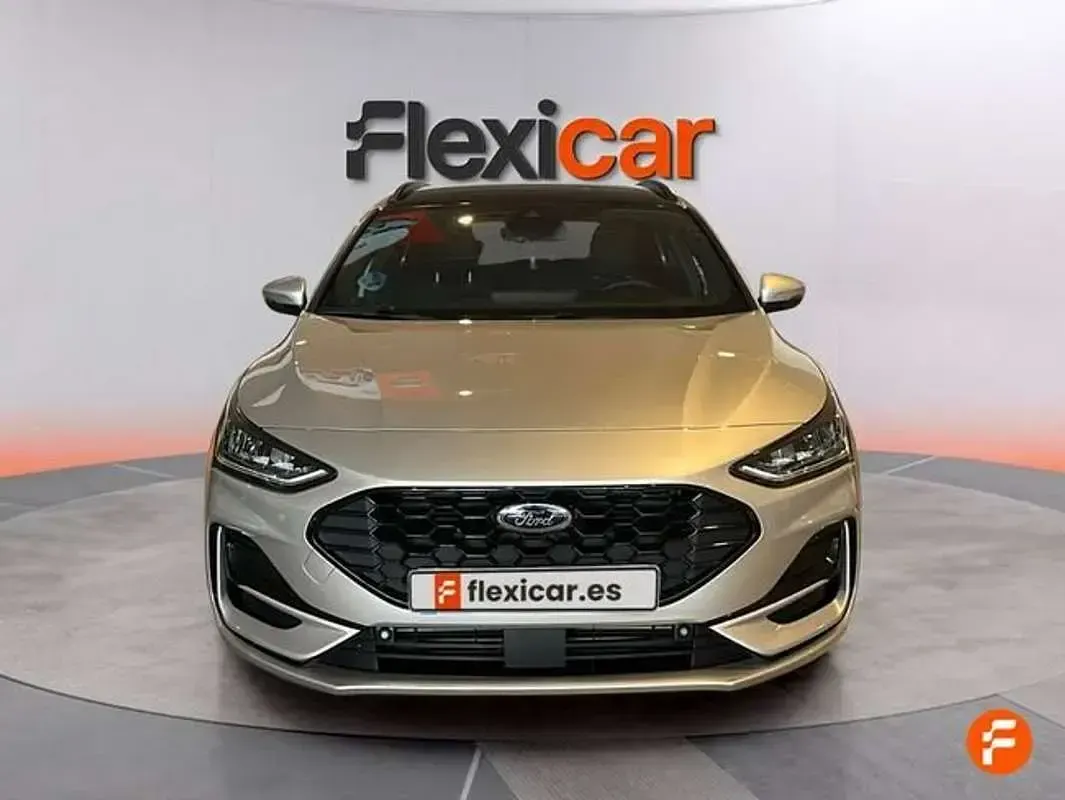 Usado Ford Focus ST-Line 155 CV (114 kW) 2024 Gris Familiar
