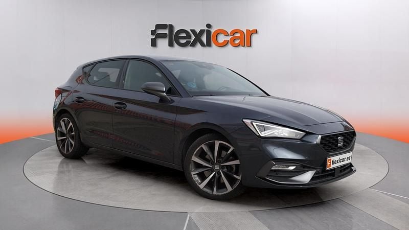 Usado Seat Leon FR 150 CV (110 kW) 2021 Gris Utilitario