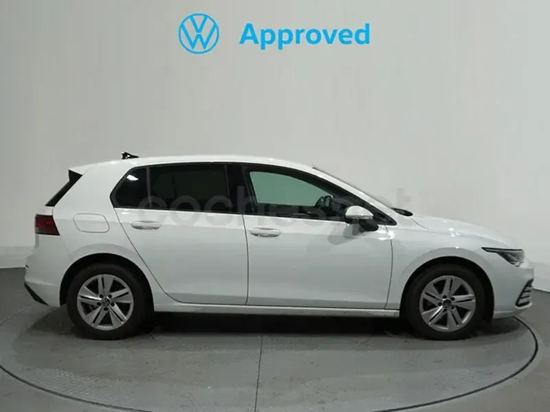 Usado VW Golf VIII Life 115 CV (84 kW) 2023 Blanco Berlina