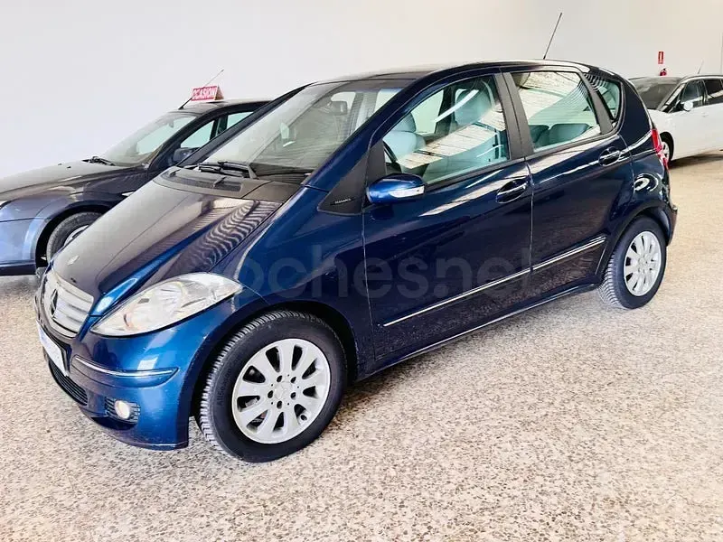 Usado Mercedes A180 Elegance 109 CV (80 kW) 2006 Azul Monovolumen