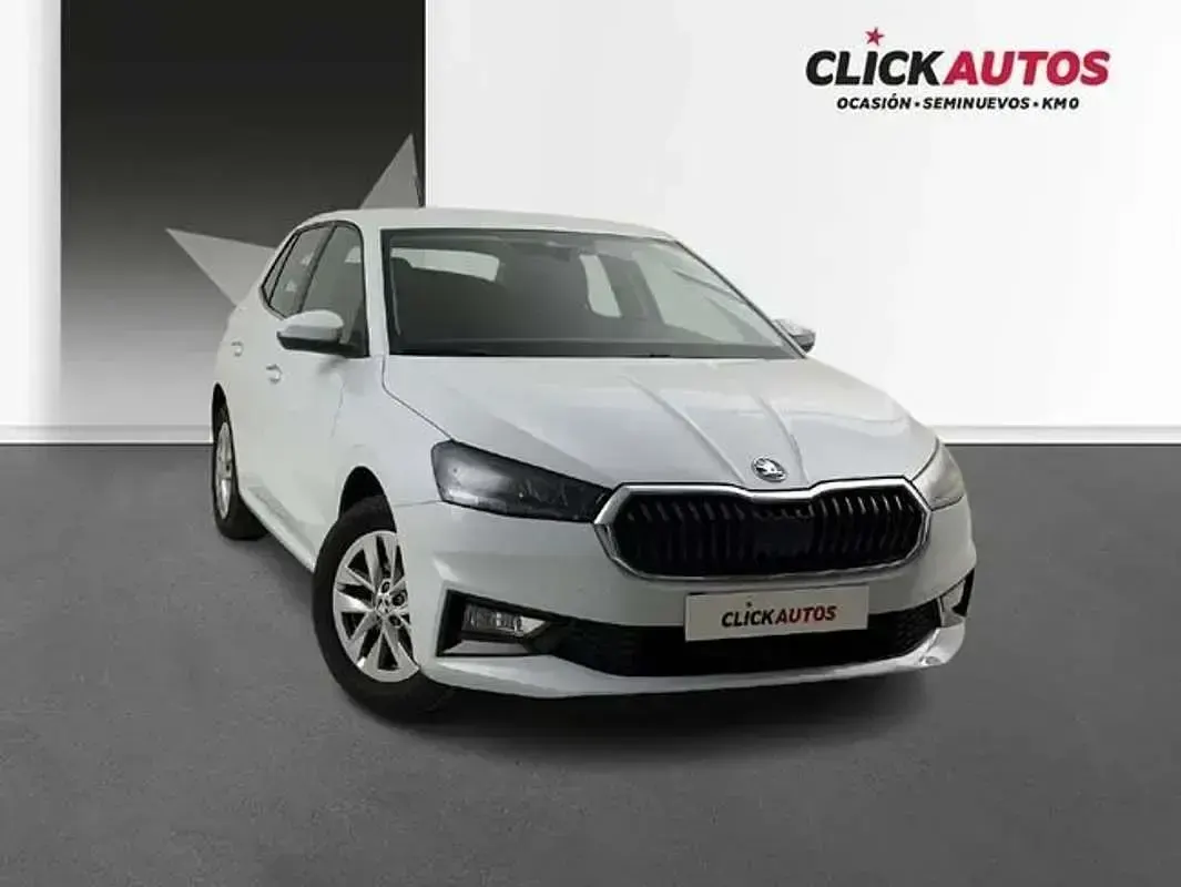 Usado Skoda Fabia Ambition 95 CV (69 kW) 2024 Blanco Utilitario