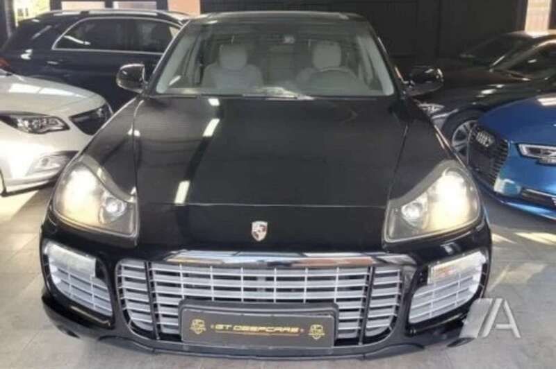 Negro Usado 2009 Porsche Cayenne GTS SUV | 15.990 € - Imagen 1/4