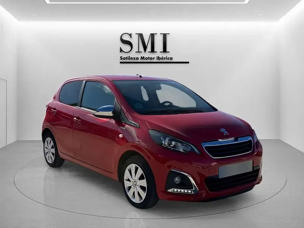 Usado Peugeot 108 Active 72 CV (52 kW) 2021 Rojo Utilitario