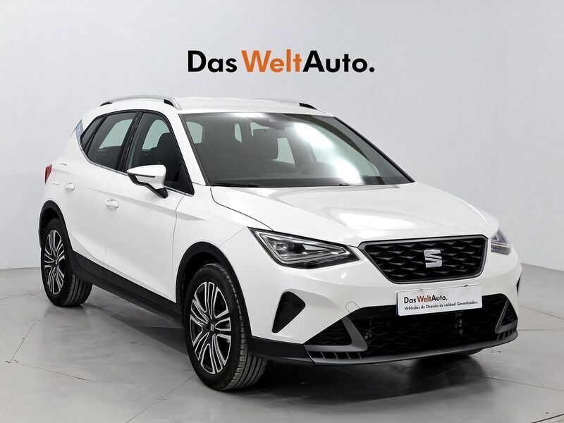Blanco Usado 2023 Seat Arona FR SUV | 19.900 € (Un poco caro) - Imagen 1/4