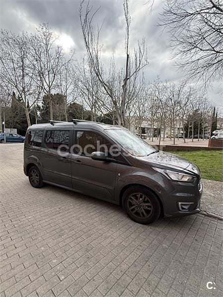 Usado Ford Grand Tourneo Connect Titanium 120 CV (88 kW) 2022 Gris / plata Monovolumen