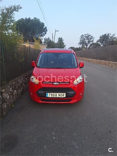 Usado Ford Tourneo Connect Titanium 120 CV (88 kW) 2016 Rojo Monovolumen