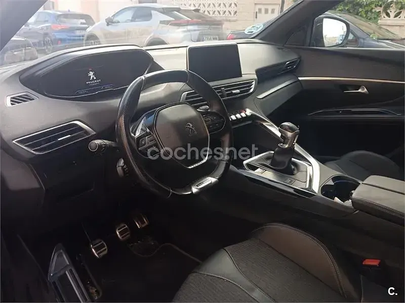 Usado Peugeot 5008 GT-line 130 CV (95 kW) 2020 Verde SUV