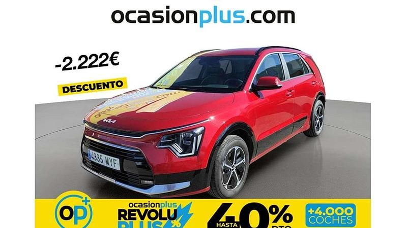 Usado Kia Niro 141 CV (103 kW) 2025 Rojo SUV