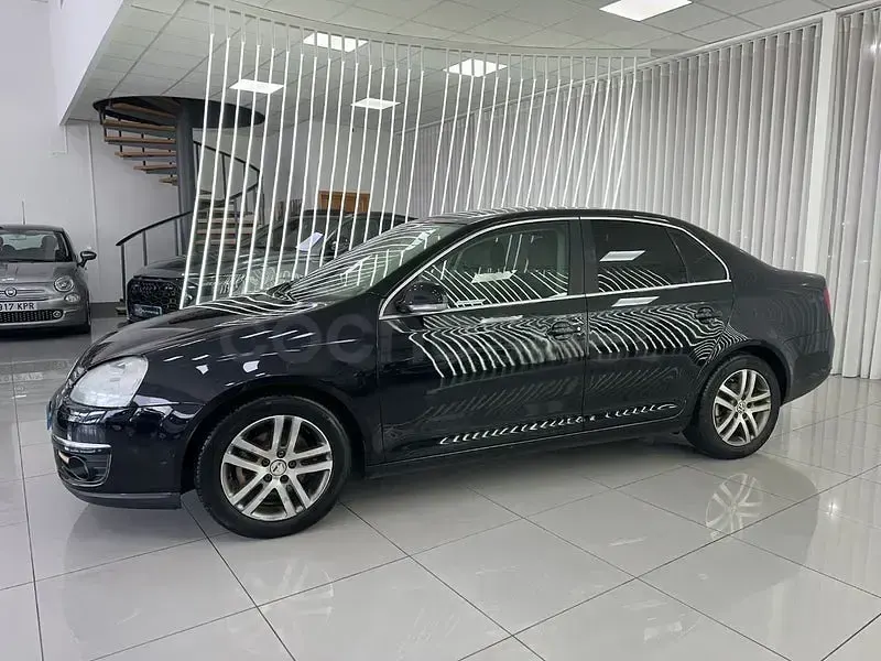 Usado VW Jetta Advance 140 CV (102 kW) 2007 Negro Berlina