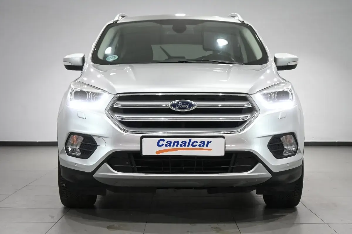 Usado Ford Kuga Titanium 150 CV (110 kW) 2017 Gris SUV