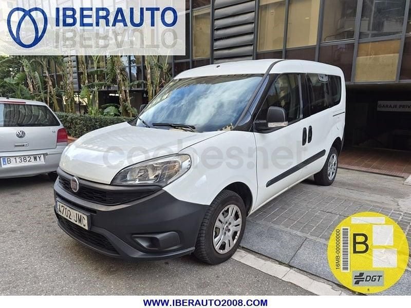 Usado Fiat Doblò Easy 90 CV (66 kW) 2016 Blanco Monovolumen