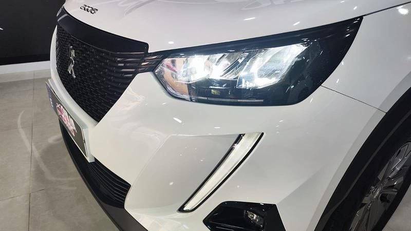 Usado Peugeot 2008 Active 101 CV (74 kW) 2020 Blanco SUV