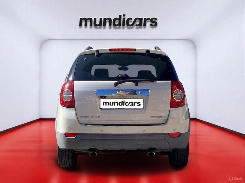 Usado Chevrolet Captiva LS 150 CV (110 kW) 2010 Blanco SUV