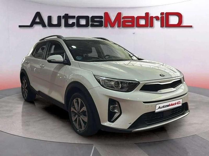 Usado Kia Stonic 121 HP (88 kW) 2021 Branco SUV
