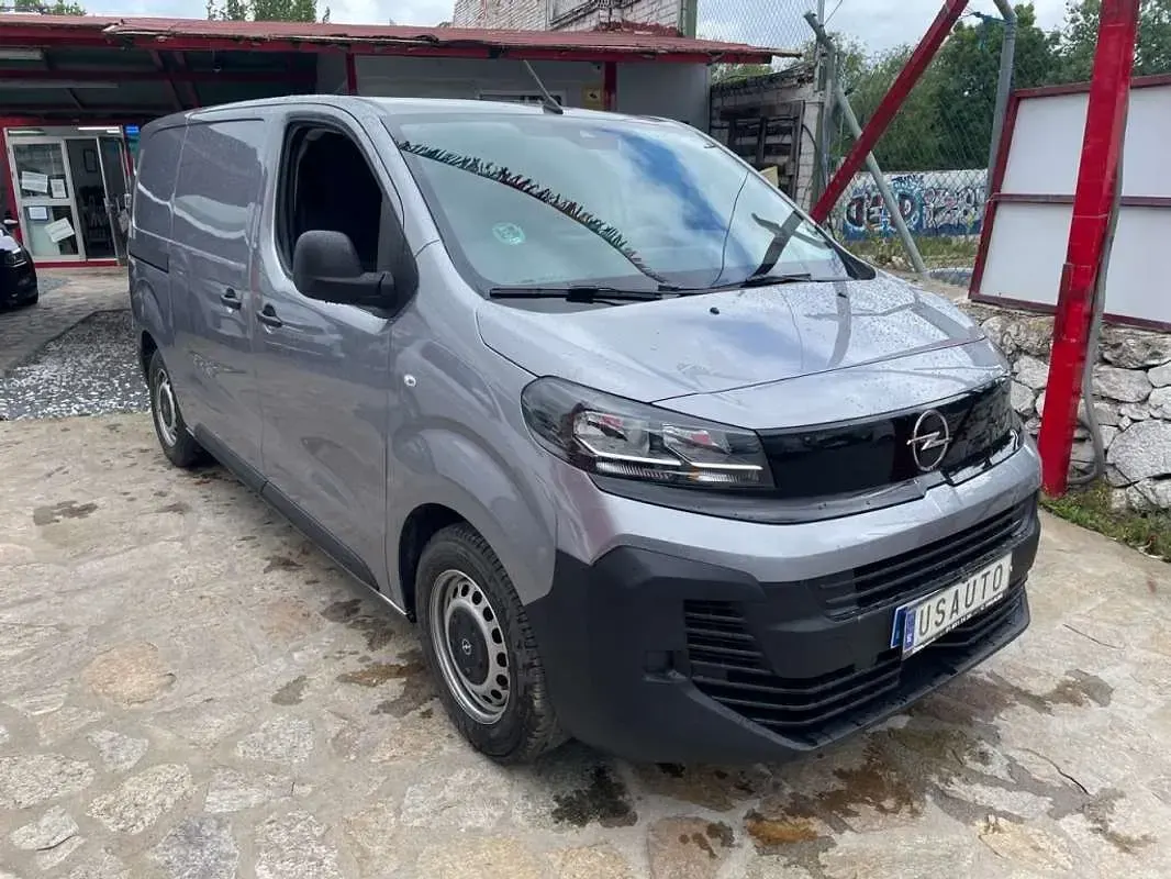 Usado Opel Vivaro S 120 CV (88 kW) 2025 Plateado Monovolumen