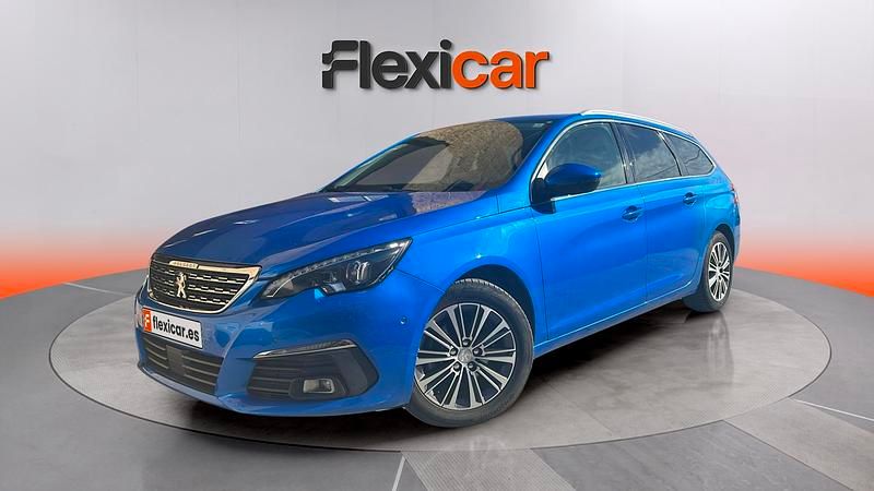 Usado Peugeot 308 SW Allure 131 CV (96 kW) 2020 Azul Familiar