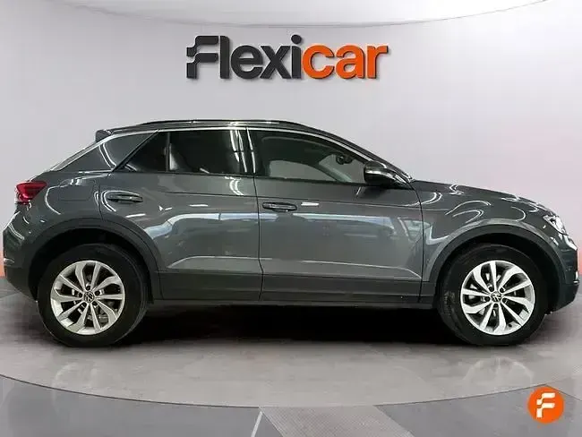 Usado VW T-Roc Life 150 CV (110 kW) 2023 Gris SUV