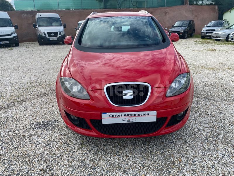 Usado Seat Altea XL Stylance 105 CV (77 kW) 2007 Rojo Monovolumen