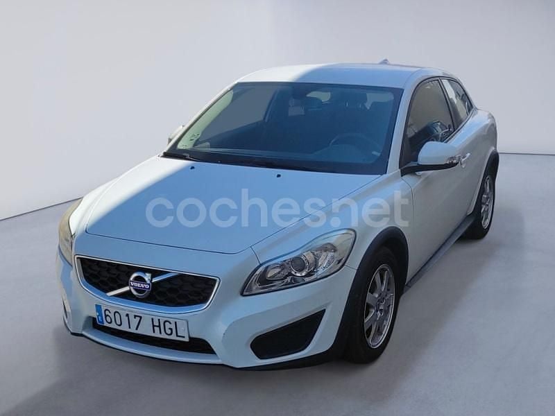 Blanco Usado 2011 Volvo C30 Momentum Utilitario | 3999 € (Caro) - Imagen 1/4