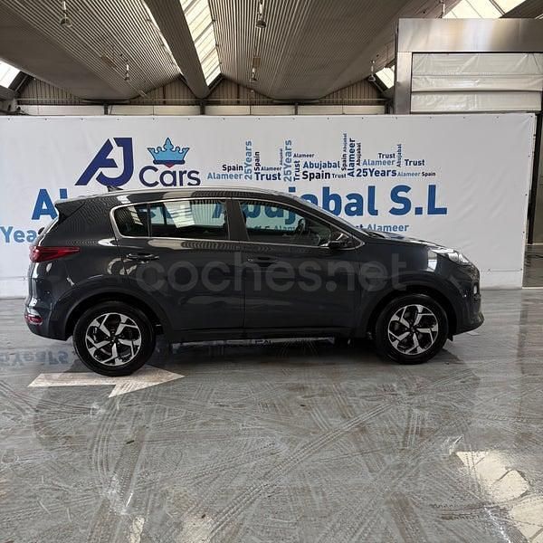 Usado Kia Sportage 136 CV (100 kW) 2021 Gris / plata SUV
