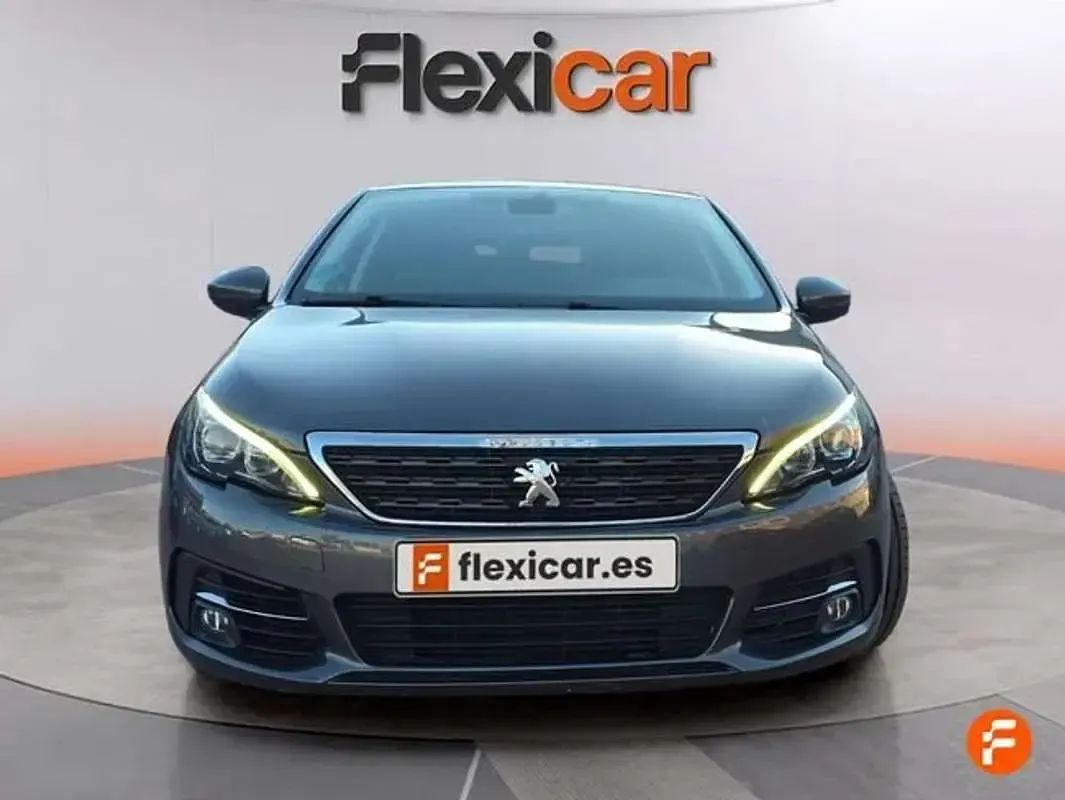 Usado Peugeot 308 Style 131 CV (96 kW) 2020 Gris Berlina
