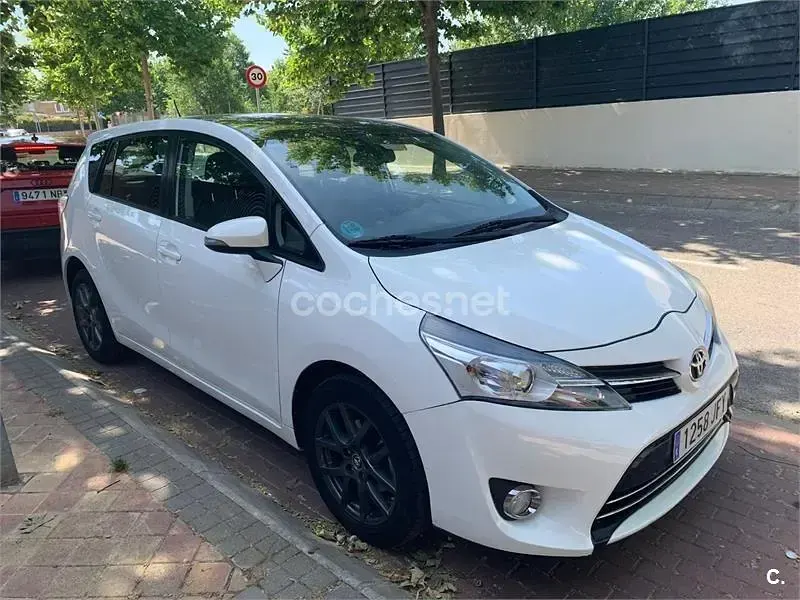 Usado Toyota Verso Advance 132 CV (97 kW) 2015 Blanco Monovolumen