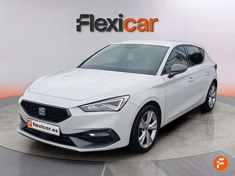 Usado Seat Leon ST FR 150 CV (110 kW) 2022 Blanco Familiar