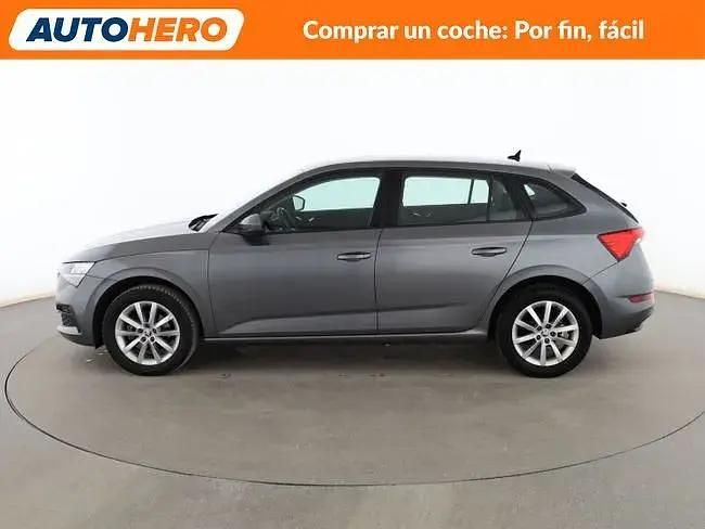 Usado Skoda Scala Active 110 CV (80 kW) 2022 Gris Utilitario