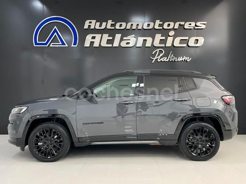 Usado Jeep Compass 240 CV (176 kW) 2023 Gris / plata SUV