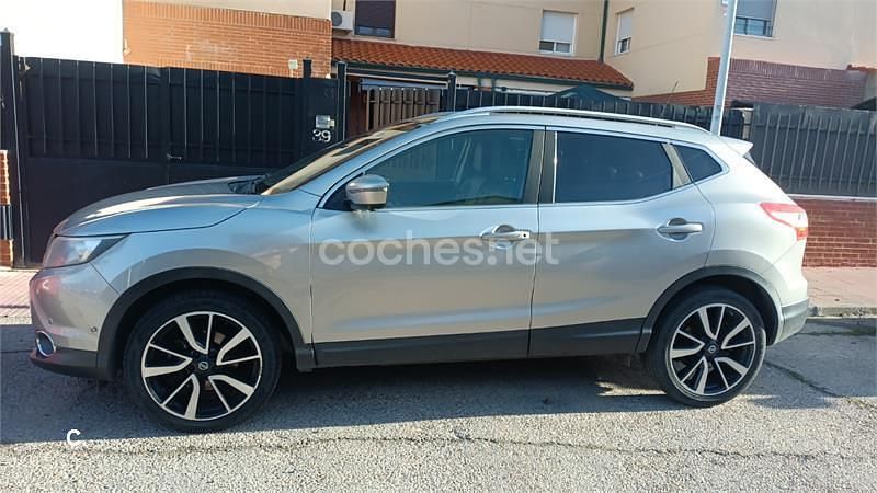 Usado Nissan Qashqai Tekna 110 CV (80 kW) 2015 Gris / plata SUV