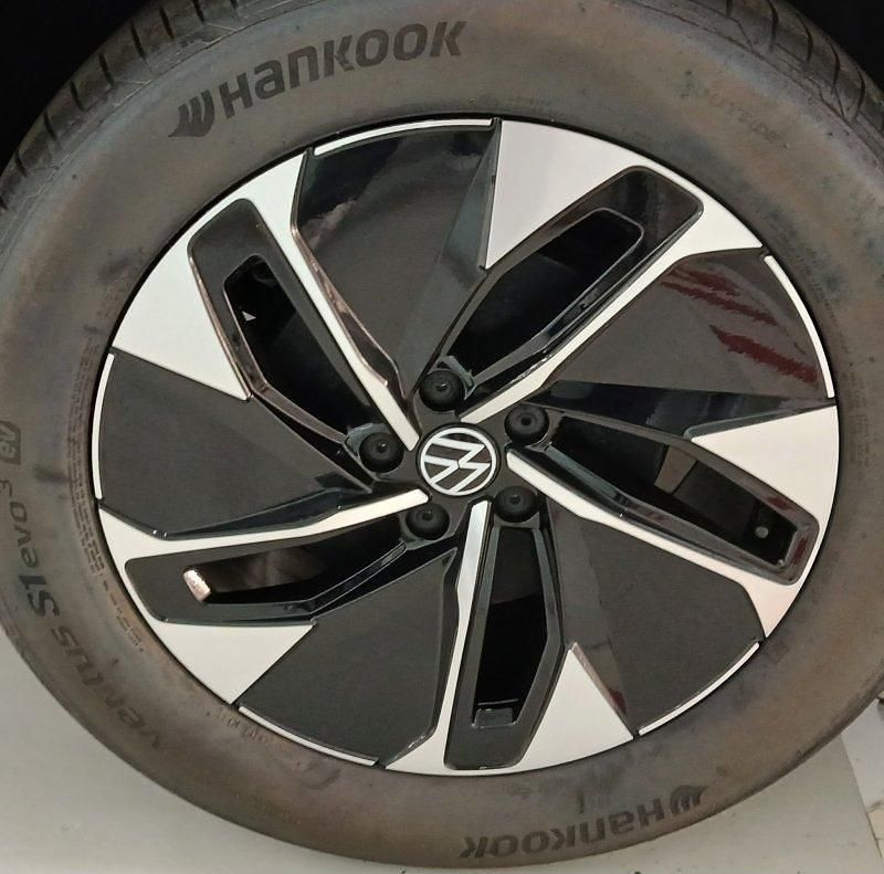 Usado VW ID.4 Pro 127 kW (174 CV) 2025 Azul dusk metalizado SUV