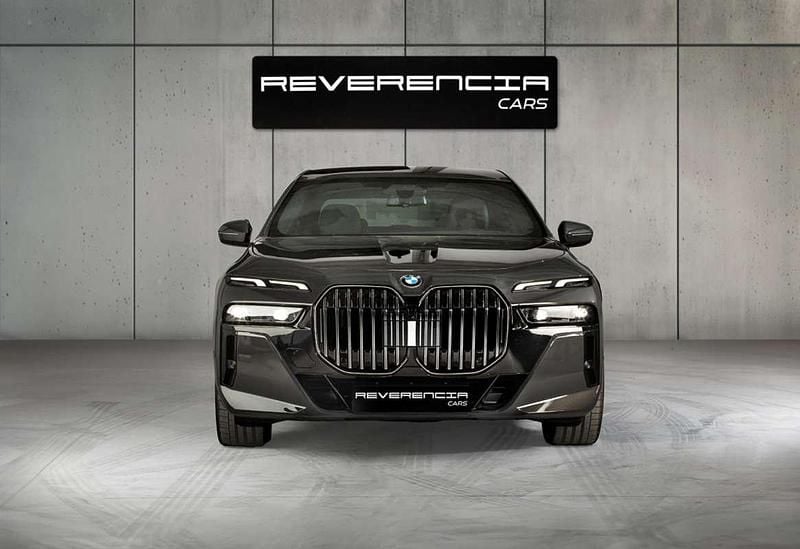 Usado BMW 740 M Sport 299 CV (219 kW) 2024 Gris Berlina