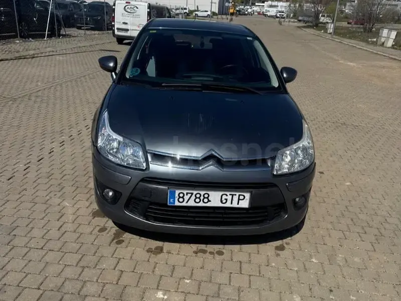 Usado Citroën C4 88 CV (64 kW) 2010 Gris / plata Berlina