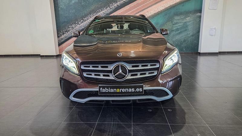 Usado Mercedes GLA180 110 CV (80 kW) 2017 Marrón SUV