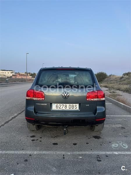 Usado VW Touareg 220 CV (161 kW) 2004 Negro SUV