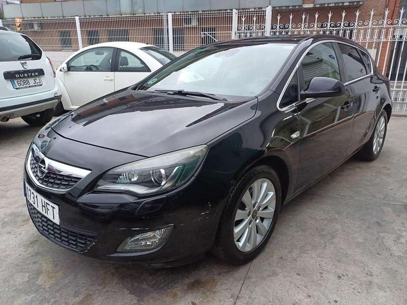 Negro Usado 2011 Opel Astra Cosmo Utilitario | 6990 € (Precio justo) - Imagen 1/4