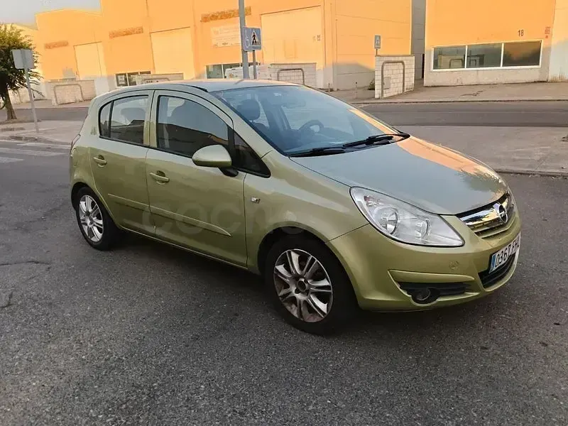 Usado Opel Corsa Essentia 80 CV (58 kW) 2007 Gris / plata Utilitario