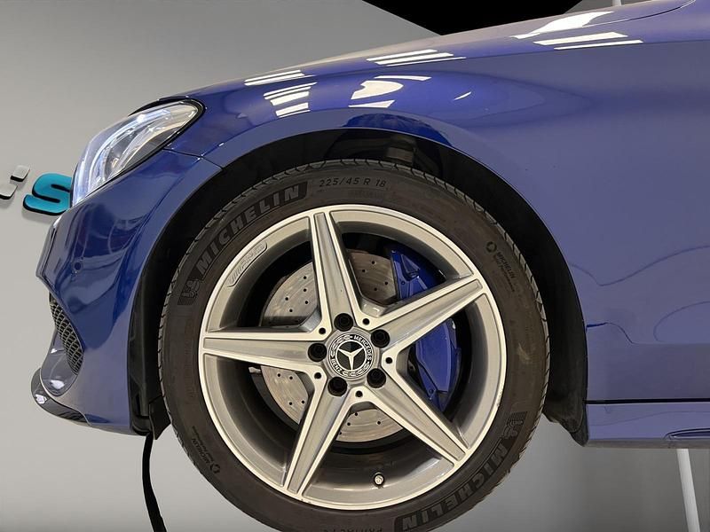 Usado Mercedes C250 AMG line 204 CV (150 kW) 2016 Azul Coupe