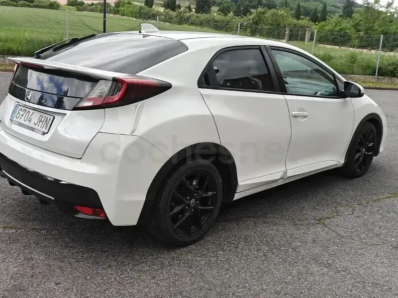 Usado Honda Civic Executive 120 CV (88 kW) 2015 Blanco Berlina